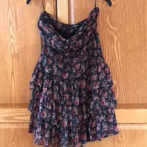 Strapless dress with flower detail